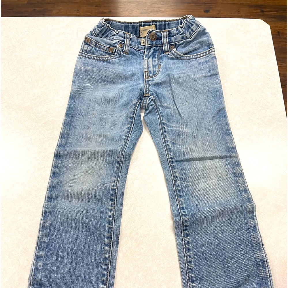 Gap kids size 5 straight leg. Used, but in great condition...